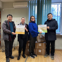 Chinese Embassy in Latvia Book Presentation Ceremony Held at the Library of the Faculty of Humanities, University of Latvia 中国驻拉脱维亚大使馆赠书仪式在拉脱维亚大学人文学院图书馆举行