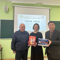 Confucius Institute at the University of Latvia attended Cesis city event 拉脱维亚大学孔子学院采西斯市宣讲活动成功举行