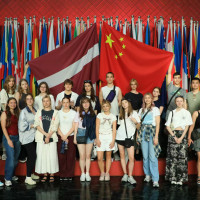 The 2025 Summer Camp of the Confucius Institute  at the University of Latvia was Successfully Held / 踏步京广，风雨无阻 —— 2025拉脱维亚大学孔子学院暑期夏令营顺利举行
