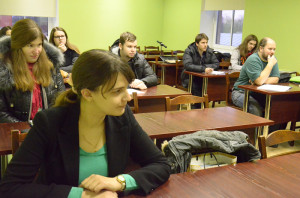 同学们专注听讲