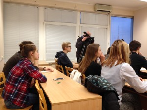 认真听课的学生