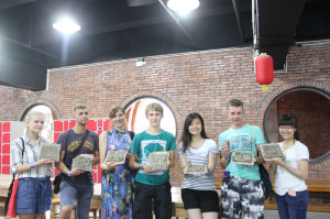 华南师范大学孔子学院夏令营师生体验制陶_副本