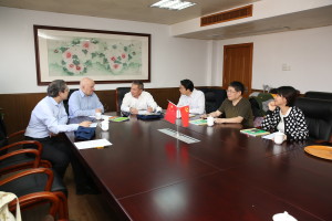 针对孔院的问题和未来发展展开热烈的讨论