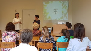 中拉汉语教师一起讲茶