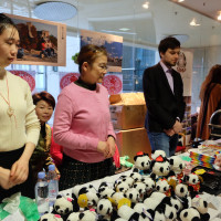 Chinese Embassy in Latvia Attend Riga Christmas Charity Bazaar