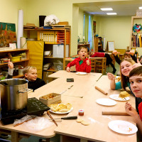 Latvian’s Montessori Elementary School Held a “Dumplings Making, Celebrating the Spring Festival” Activity